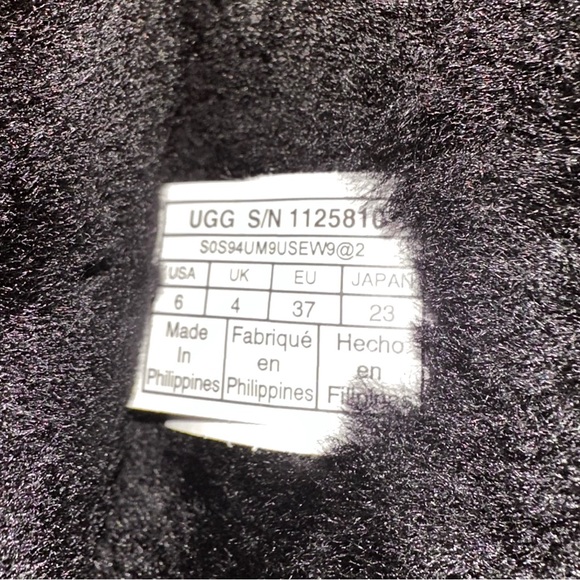 Ugg Aletheia Boot - Black - Size 6 - Picture 3 of 4